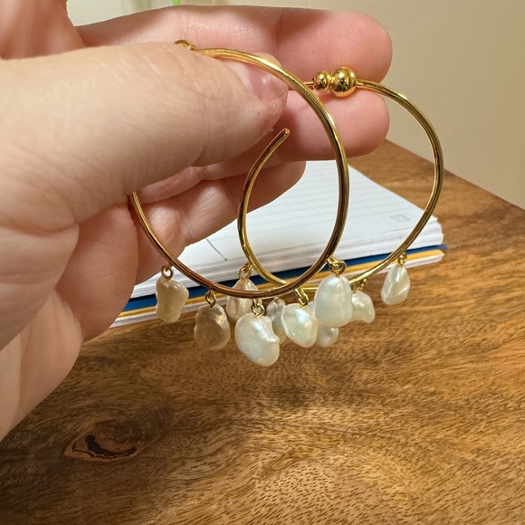 Cult Gaia Elka Freshwater Baroque Pearl Hoop Earrings NWOT - Picture 4 of 5
